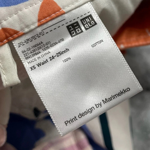 Marimekko x Uniqlo Floral Print Pants High Rise Wide Leg - Picture 4 of 10